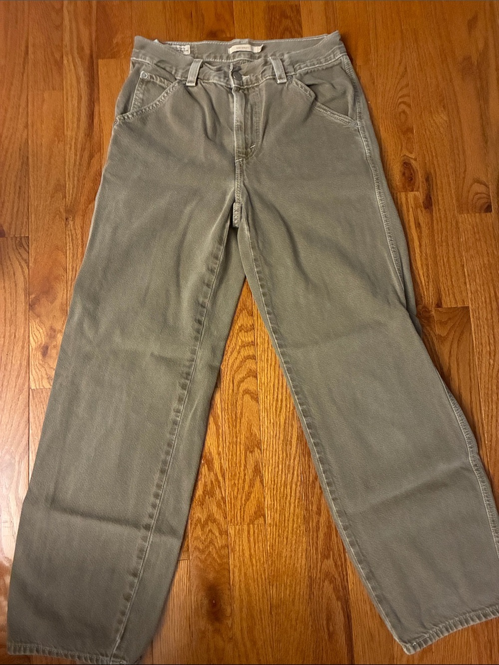 Size 25 Levi's Dad Utility Jeans in Olive Green